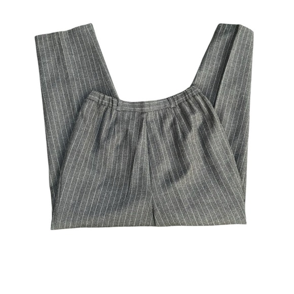 Women’s dark gray white striped pantsuit by Jessica Holbrook Sze 12 blck buttons - Picture 7 of 7